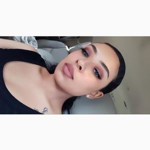 Meet your Posher, Elena
